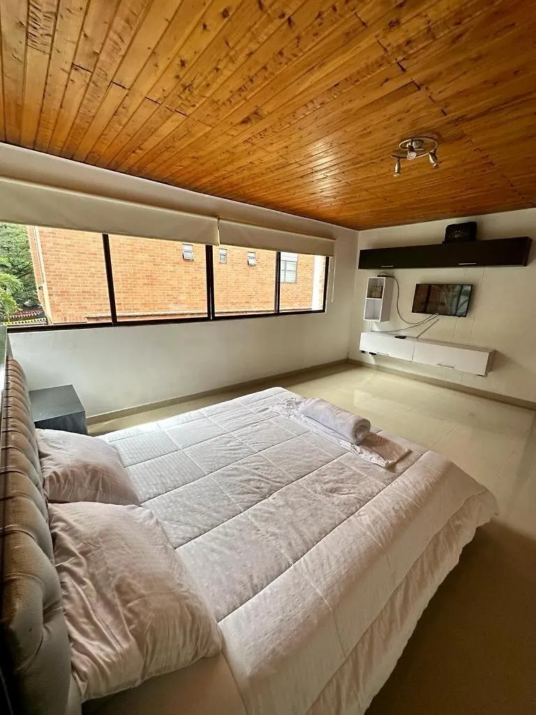 Espaciosa Casa En Envigado Con Excelente Ubicacion Colombia