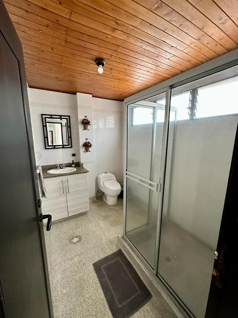Espaciosa Casa En Envigado Con Excelente Ubicacion Colombia