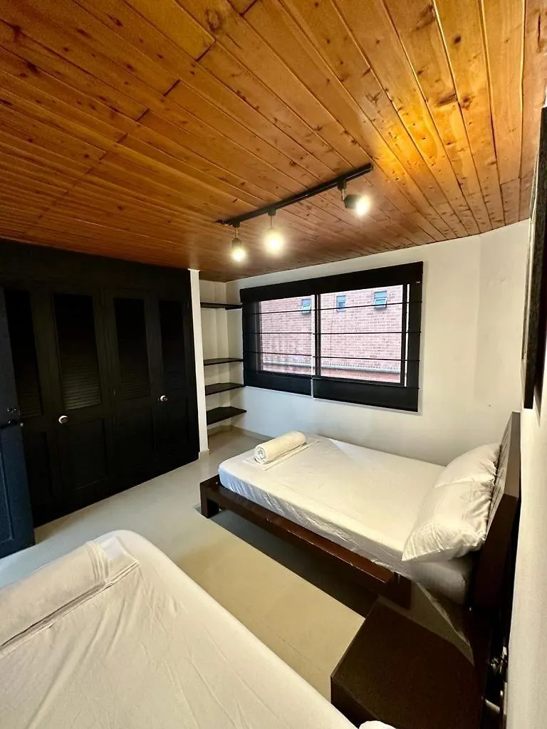 Espaciosa Casa En Envigado Con Excelente Ubicacion 0*,