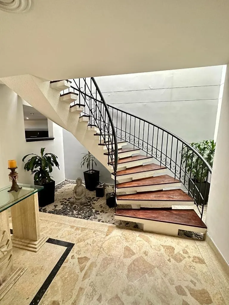 Espaciosa Casa En Envigado Con Excelente Ubicacion 0*,  Colombia